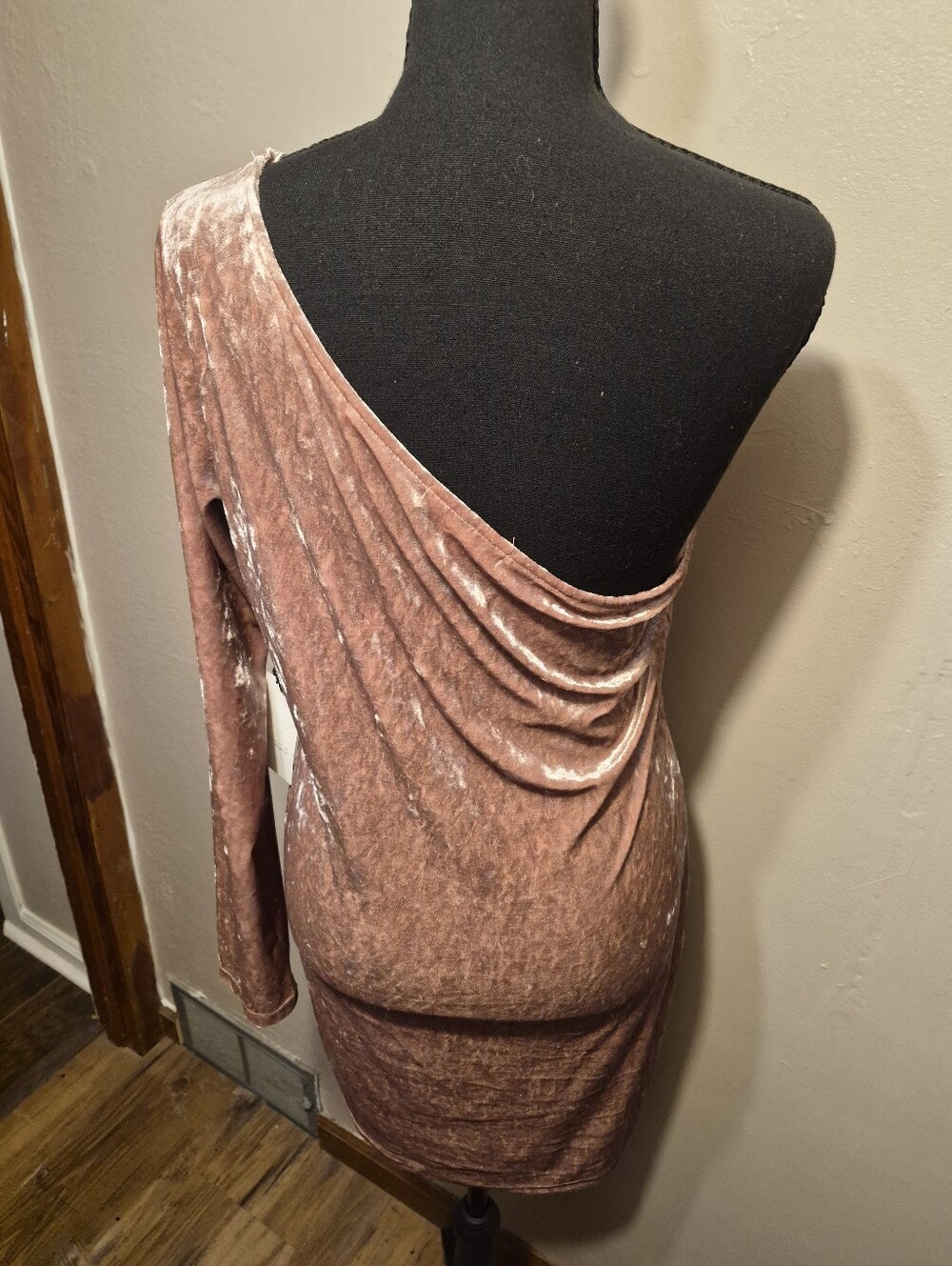 Active USA Velvet One Shoulder Dress Large - Picture 3 of 6